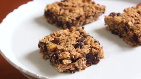 5 ingredient Oat Bars Recipe | SweetTreats