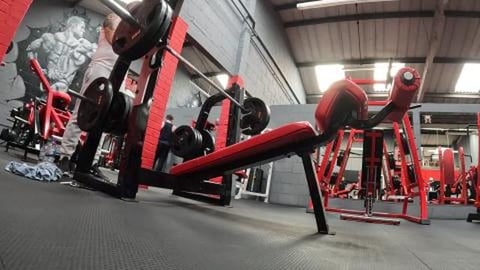 100kg bench press