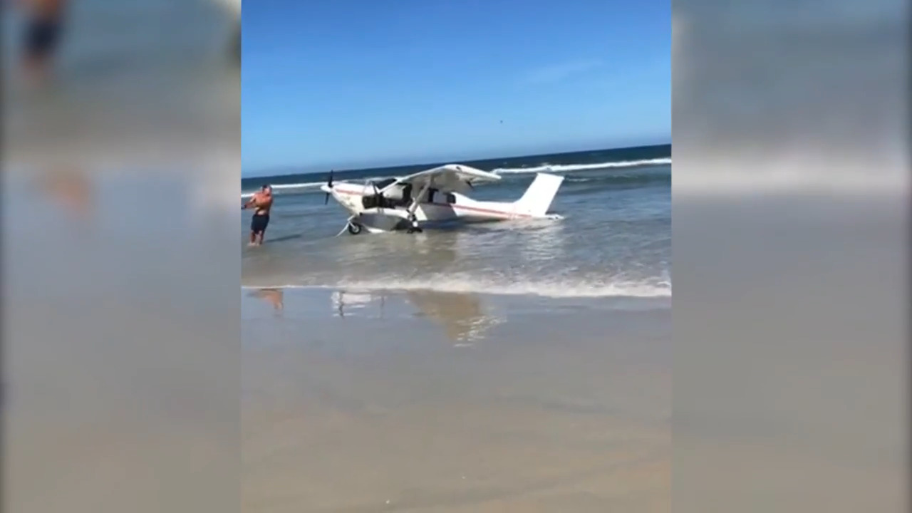Pilot rescued from plane crash off Florida beach | Miami Herald