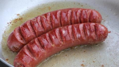 DELICIOUS CURRYWURST with FRIES - GERMAN CURRY SAUSAGE