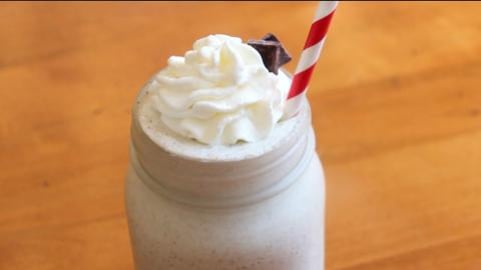 Classic Mint Chocolate Chip Milkshake | 4 ingredients