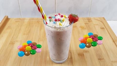 How To Make Pineapple Strawberries Smoothie A Delicious W...
