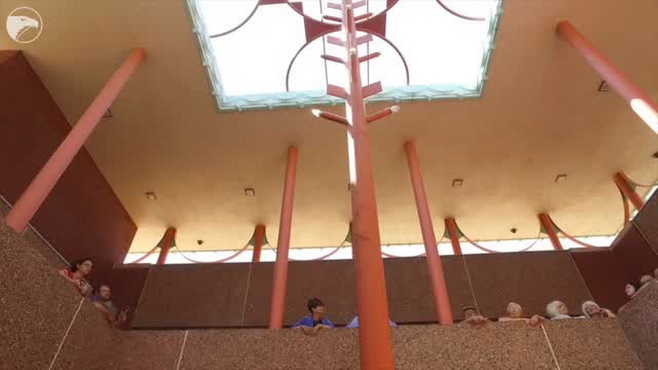 architecture-fans-tour-frank-lloyd-wright-s-building-at-wsu-fort