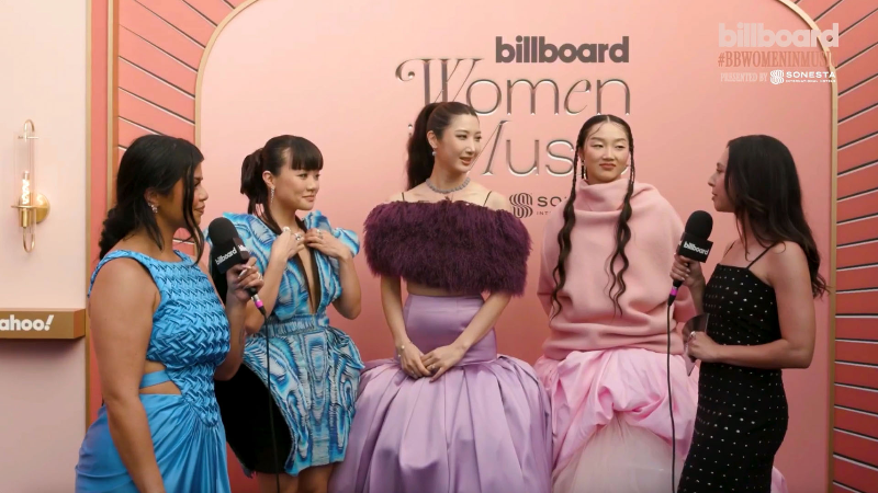 billboard.com - Katie Cao - EJAE, Audrey Nuna & Rei Ami On Performing 'Golden' With KATSEYE | Billboard Women In Music 2026