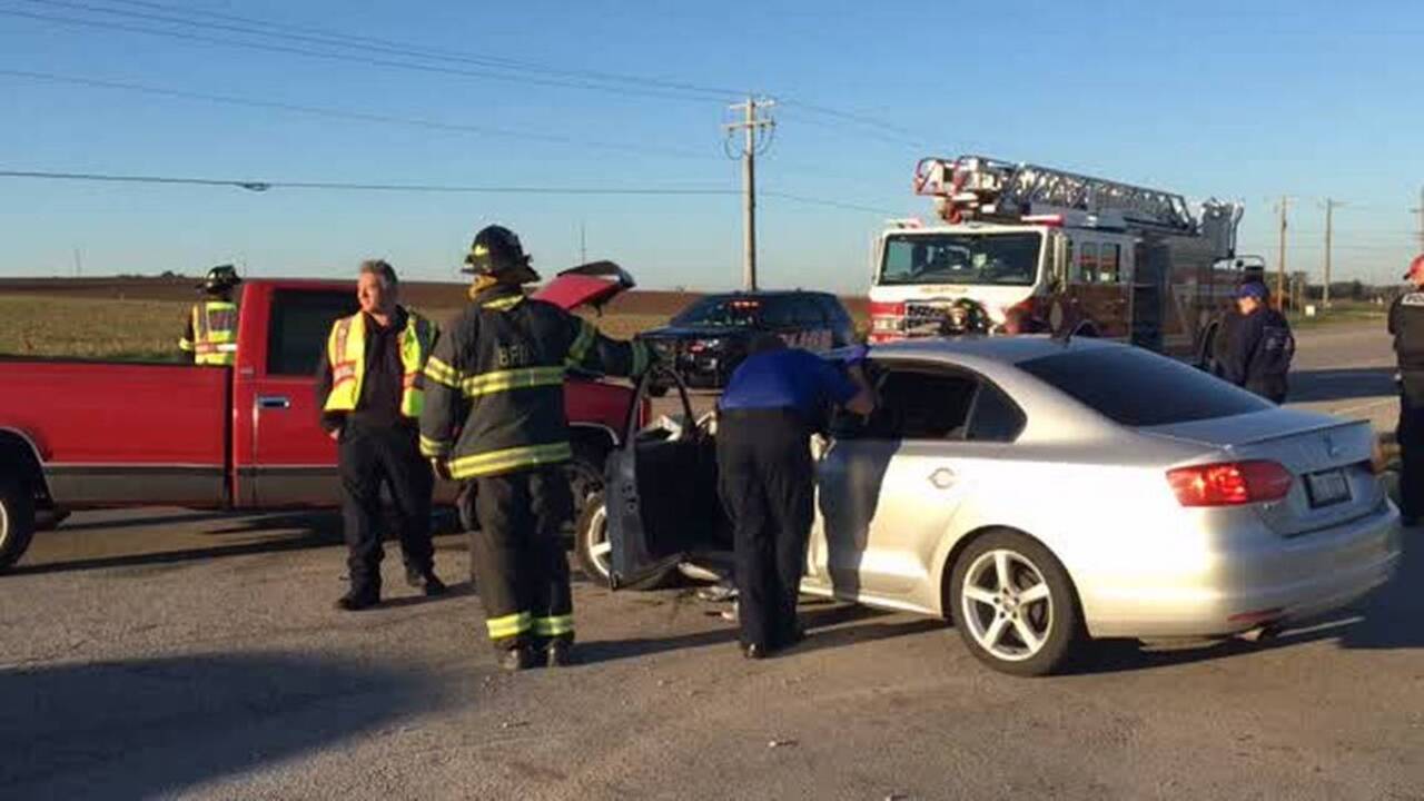 Driver suffers injuries in crash on Mascoutah Avenue in Belleville