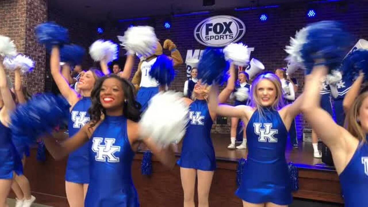 UK basketball fans hold pep rally in St. Louis Lexington Herald Leader