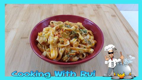 Tagliatelle With Chopped Tomatoes  And Cheese