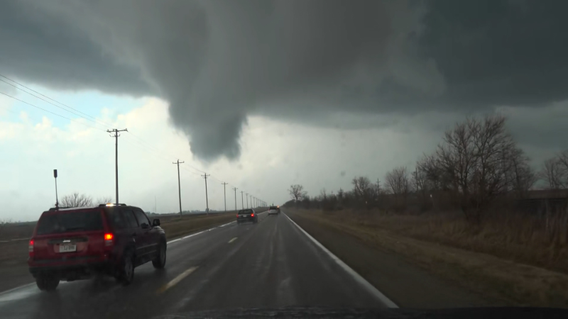 Storm chasers tracking tornadoes and storms across Illinois | AccuWeather
