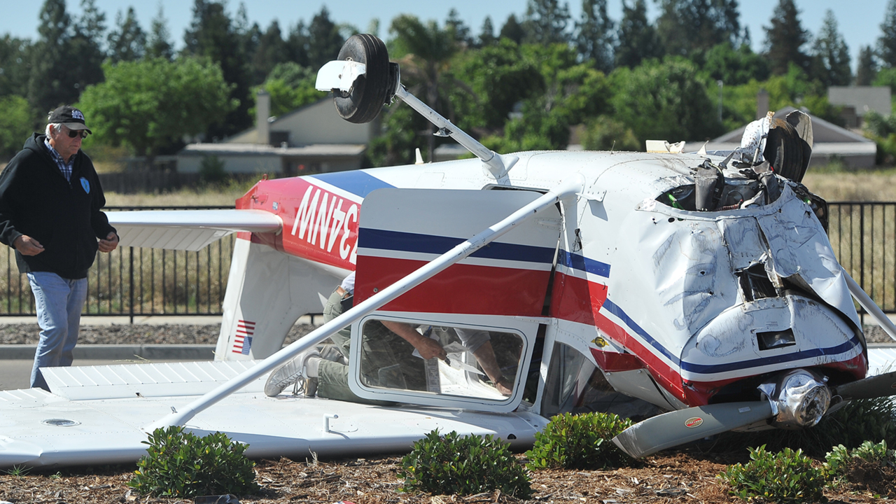 Small plane crashes into one of northwest Fresno’s busiest streets Fresno Bee