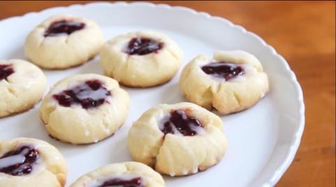 Raspberry Almond Shortbread Thumbprint Cookies | SweetTre...