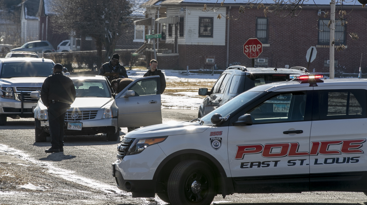 Police investigate crime scene in East St. Louis, IL | Belleville News ...