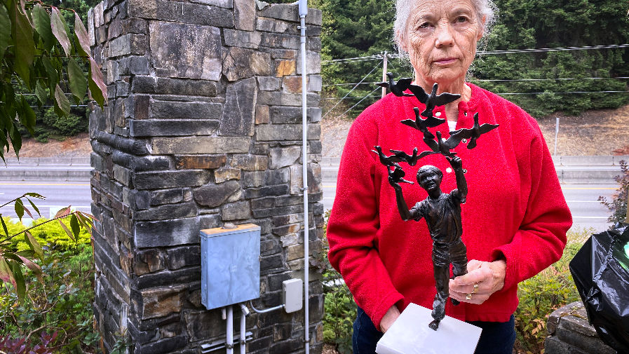 Stolen statue has Bonney Lake neighborhood in shock | Tacoma News Tribune