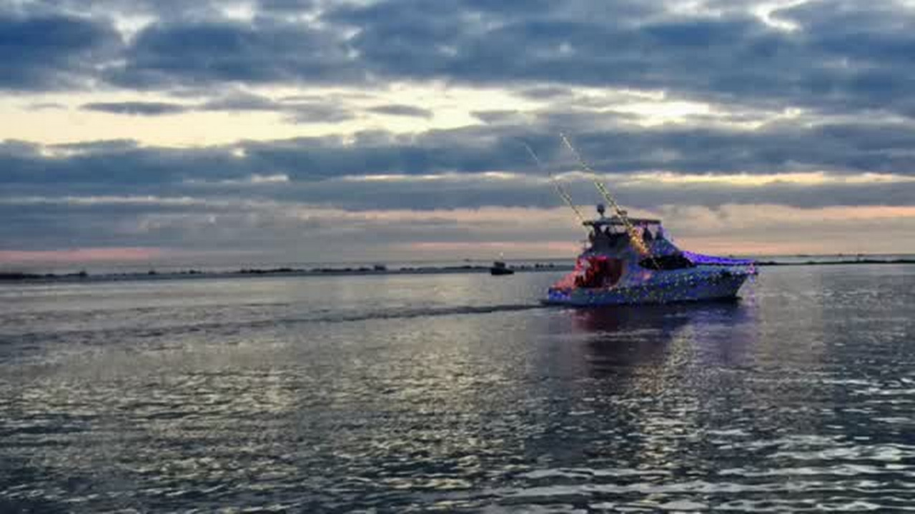 VIDEO Scenes from Biloxi's Christmas boat parade Biloxi Sun Herald