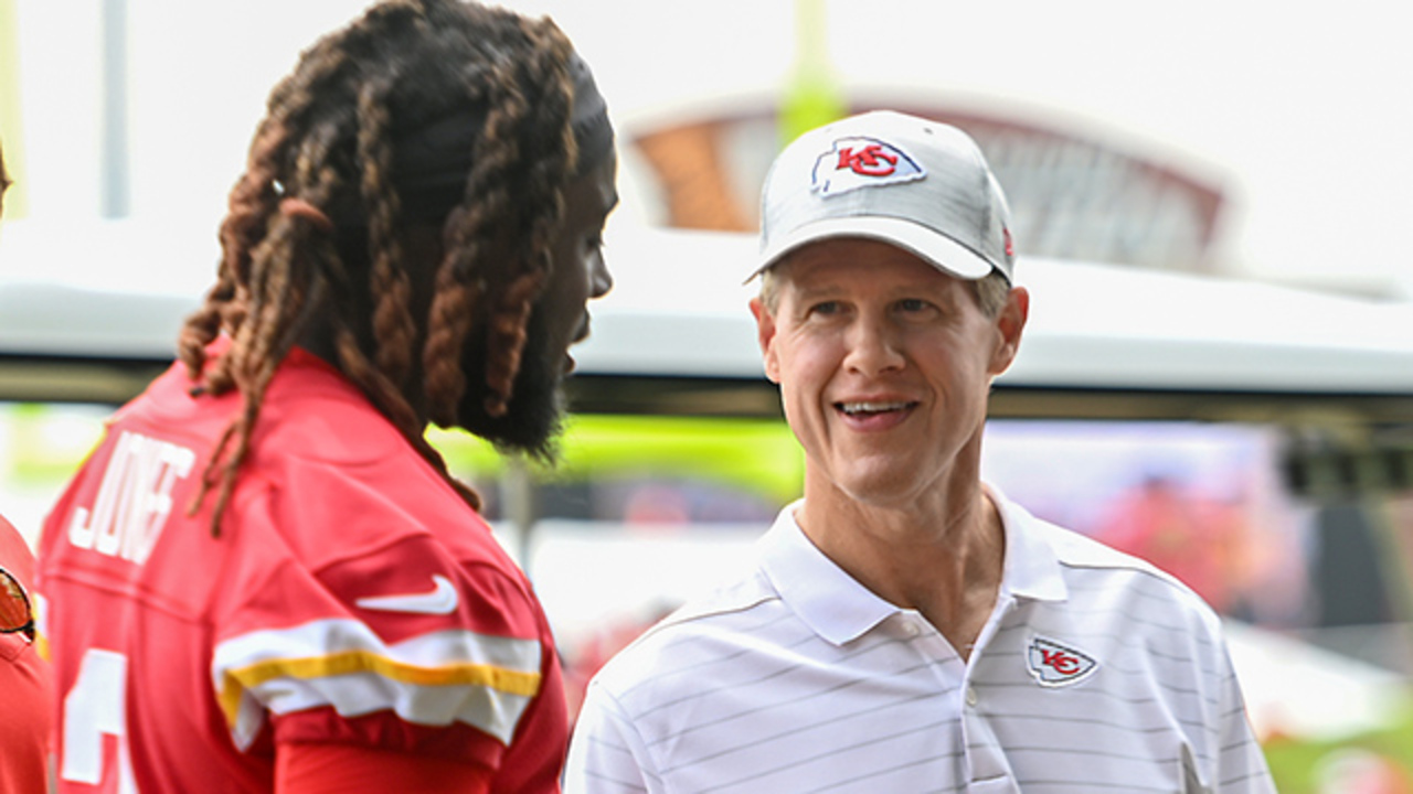 Kansas City Chiefs owner Clark Hunt mulls Arrowhead's future