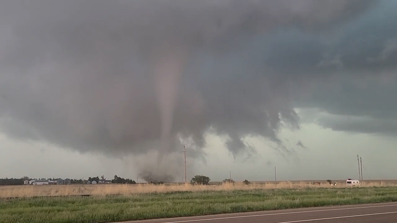 Stormchaser video shows tornado approaching Selden, KS | Kansas City Star