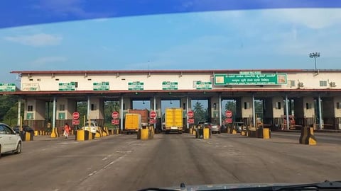 Crossing Toll Plaza On The Way To Udupi | Karnataka
