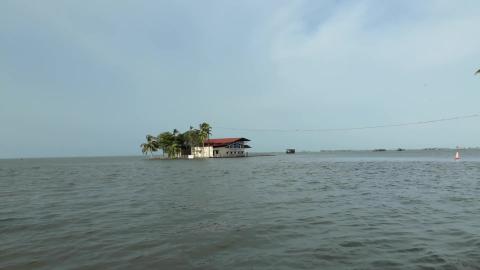 Vembanad Lake - Kerala | Longest Lake In India