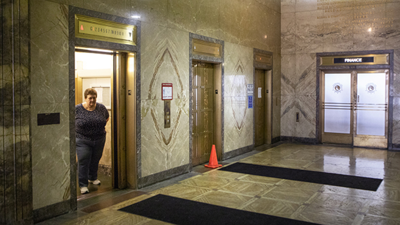 Judge demands that Frank White fix Jackson County Courthouse elevators ...