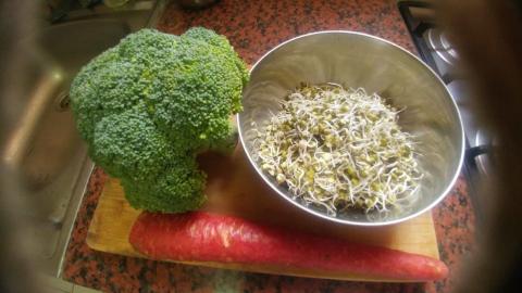 BROCCOLI - RED CARROT - SPROUT CURRY || COVI-2 HEALTHY FO...