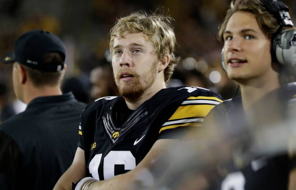 C.J. Beathard rejoins 49ers after death of brother