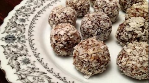 Date & Coconut Energy Balls (shorts)