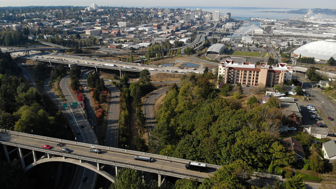 Motorcade crosses over Harold G. Moss Bridge in honor of late mayor ...