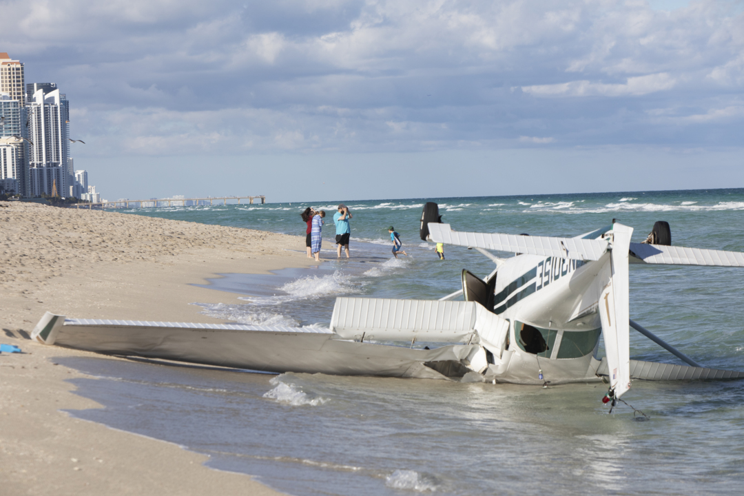 Plane lands upside down on Haulover Beach with 4 passengers Miami Herald