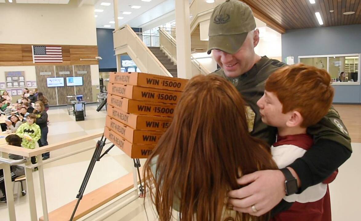 Not your average pizza delivery Hilton Head Island Packet