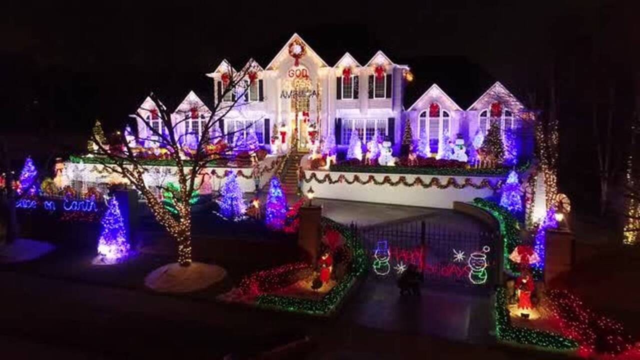 Chinoe Road Christmas lights home in Lexington to offer tour