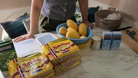 TB257 _Mango float