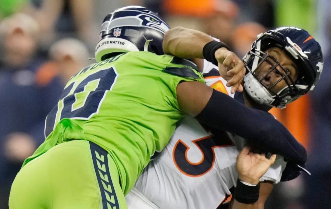 INGLEWOOD, CA - DECEMBER 04: Seattle Seahawks outside linebacker Uchenna  Nwosu (10) celebrates after a stop during an NFL game between the Seattle  Seahawks and the Los Angeles Rams on December 04