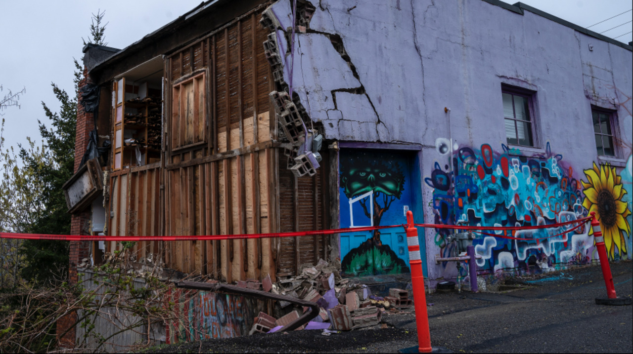 Bellingham winds rip side of Fourth Corner Frames building Bellingham