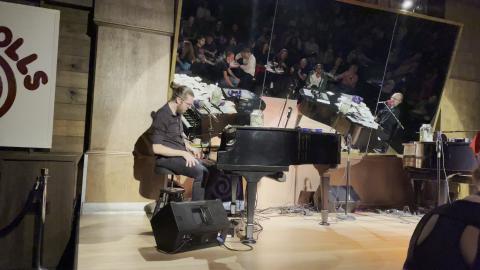 Boardwalk Resort - Jellyrolls - TV Theme Song Medley - 1/...