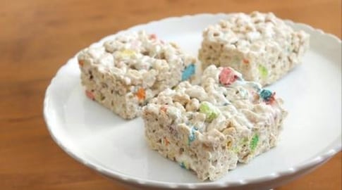 3 ingredient Lucky Charm Bars Recipe
