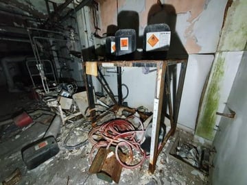 ABANDONED FACTORY EXPLORE...