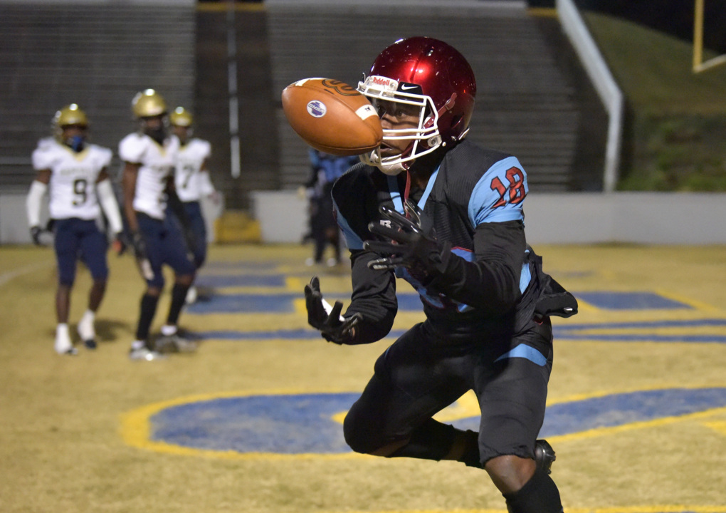 G.W. Carver beats Hapeville, advances to next round in GHSA football