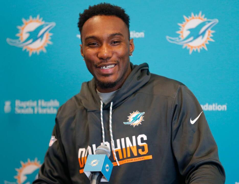 Miami Dolphins News: Linebacker Stephone Anthony Traded to Dolphins for  2018 Draft Pick - Dolphin Nation