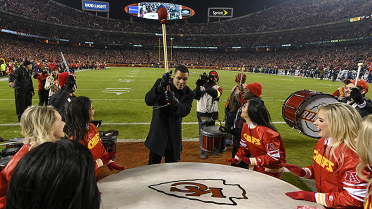 Tony Gonzalez enters KC Chiefs' Ring of Honor with ceremony