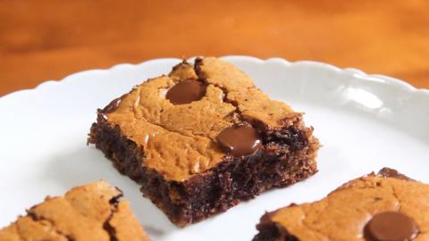 Flourless 5 ingredient Almond Butter Bars | SweetTreats