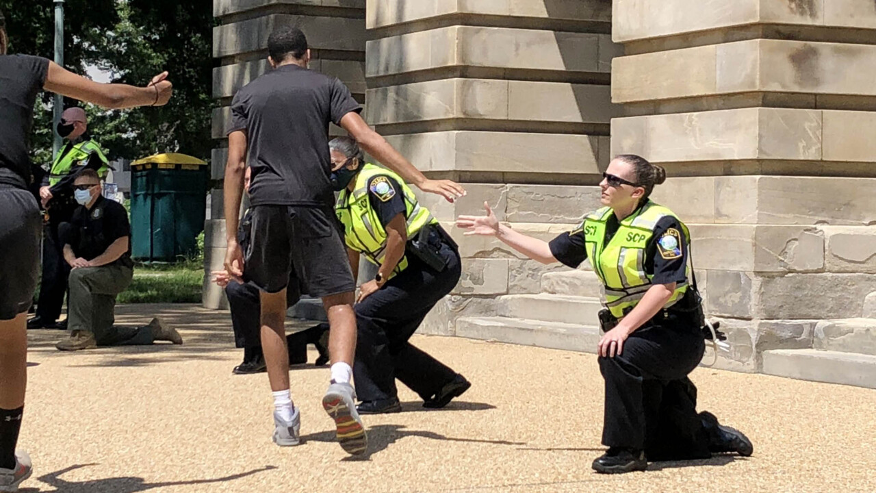 Nc Triangle Updates Police Kneel With Raleigh Protesters Raleigh News And Observer 3515