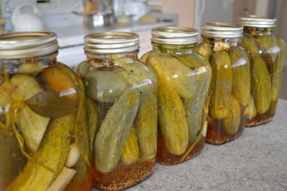 How to Can Mom's Dill Pickles: Made in Niagara with Kimbe...