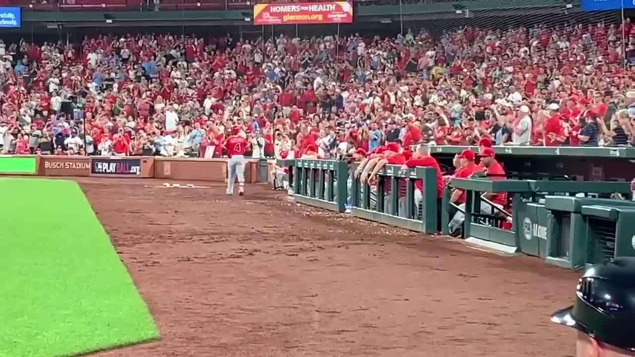 Pujols returns to Cardinals, gets standing ovation in Jupiter