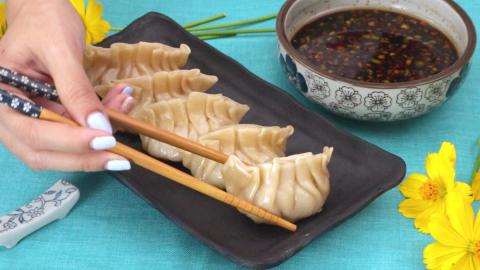 GYOZA RECIPE WITH DIPPING SAUCE | FOXY FOLKSY - Modern Fi...