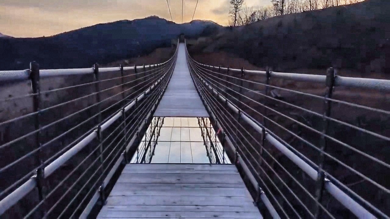 Gatlinburg Tennessee Longest Pedestrian Bridge Opens With Glass Bottom Raleigh News And Observer