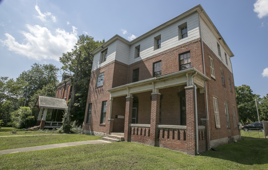 Historic 1854 home in Belleville, IL gets for new owner who wants to