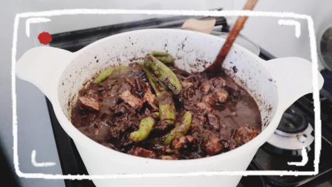TasteHU253 _ Pork Dinuguan