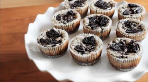  Mini Oreo Cheesecakes | SweetTreats