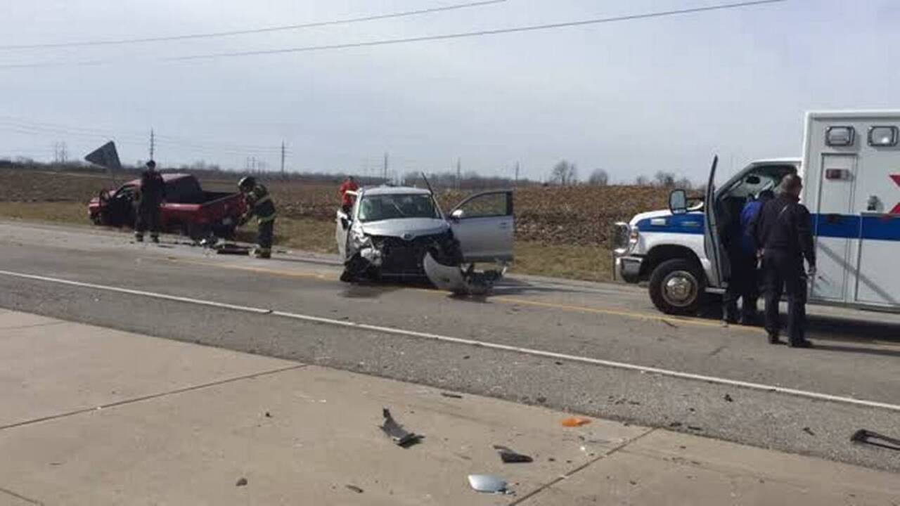 Crash with injuries blocks both directions of Illinois 159 Belleville