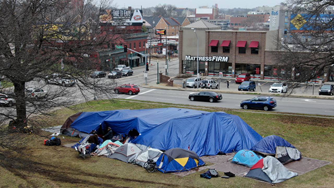 The homeless in KC MO set up camps in Westport, at City Hall | The Kansas  City Star