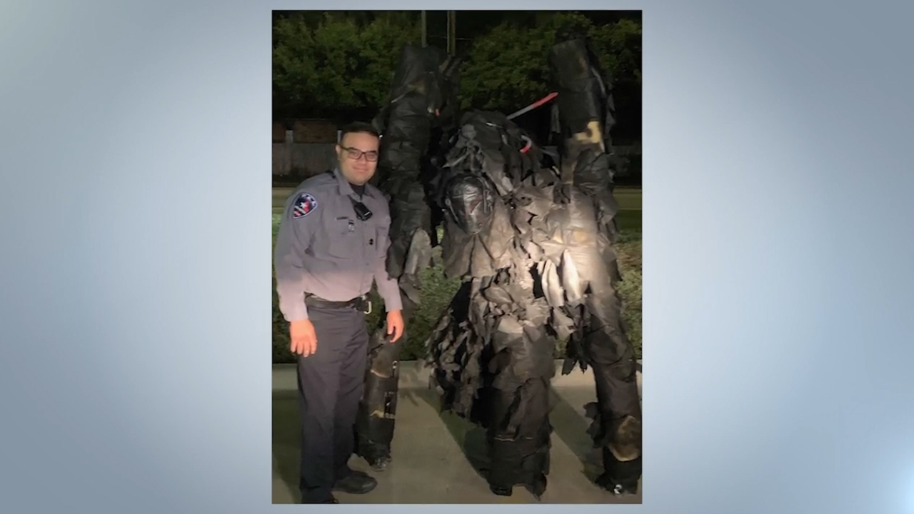 Arlington, TX police respond to 911 calls about "fivelegged creature" days before Halloween